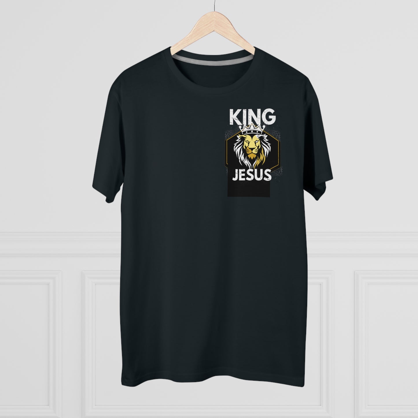 She Pray Daily- King Jesus Men's Modern-fit Tee